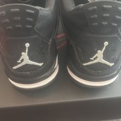 Used Jordans Retro 4