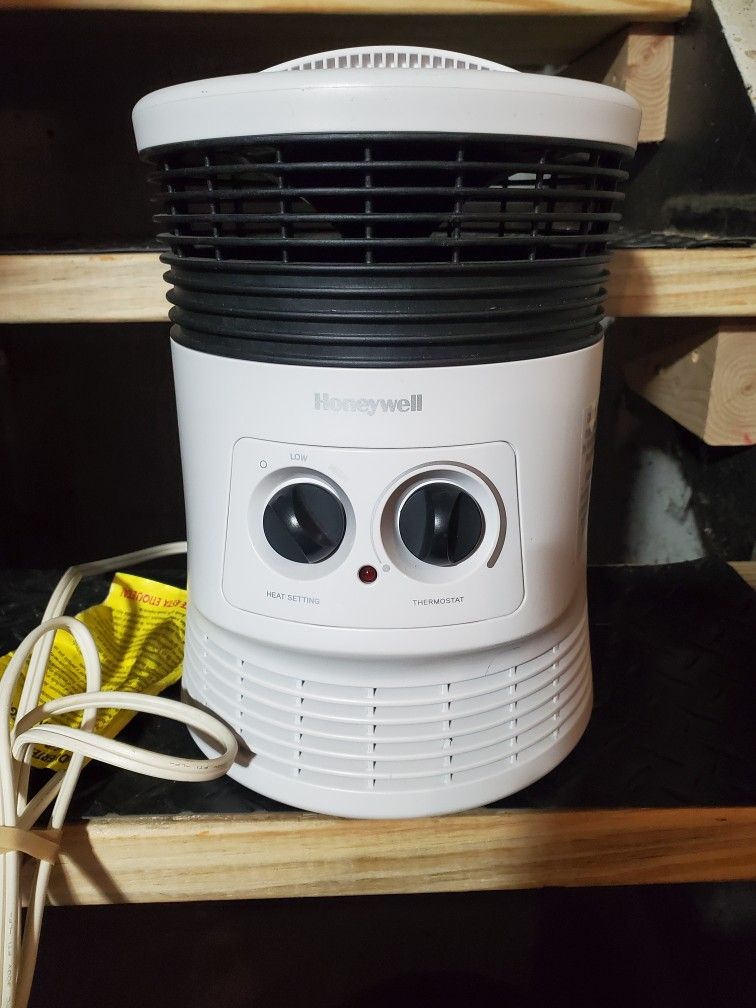 HONEYWELL 1500 WATT SURROUND HEAT ELECTRIC CORDED HEATER THERMOSTAT CONTROLED 2 HEAT SETTINGS TIP OVER SAFETY CONTROL