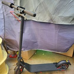 Electric Scooter 19mph 21 Miles Range 