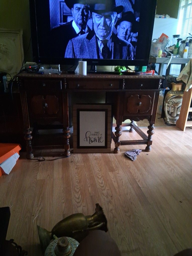 A Desk With Two Sides