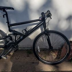 Cannondale Jekyll size Medium - Enduro Mountain Bike -Carnbon fiber material Made in USA 🇺🇸