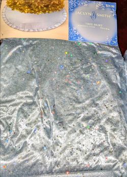 tree skirt (light blue) 52"