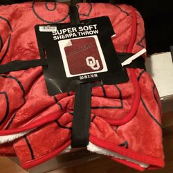  Blanket Oklahoma Sooners NCAA College  Blanket 60x70  Super Soft Sherpa Throw  New With Tags