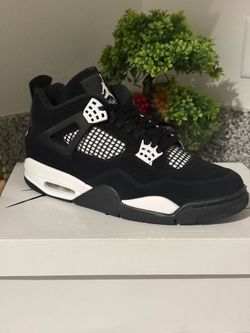 Shoes Jordan 4 Retro white thunder size 10.5