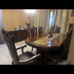 Acme Dinning Room Set