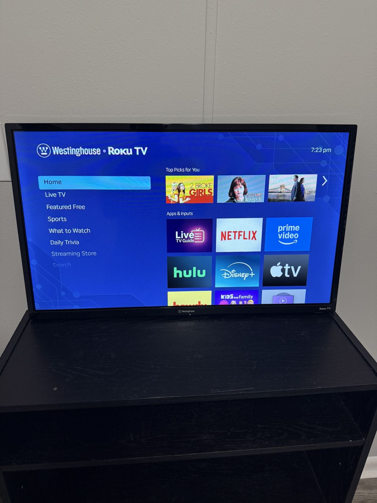 Perfect Condition 43” Roku Smart TV with Remote 