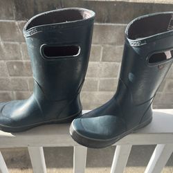 BOGS , Boots For The Rain  