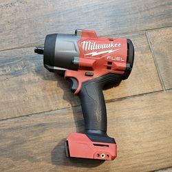 Milwaukee
M18 FUEL 18V Lithium-Ion Brushless Cordless 1/2 in. Impact Wrench with Friction Ring (Tool-Only)