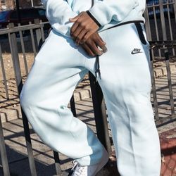 Nike Tech