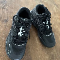 Puma Boys LaMelo Ball MB 01 376888-02 Black Iridescent Dreams Shoes Size 4