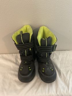 Kids Snow Boots Black and Neon Green