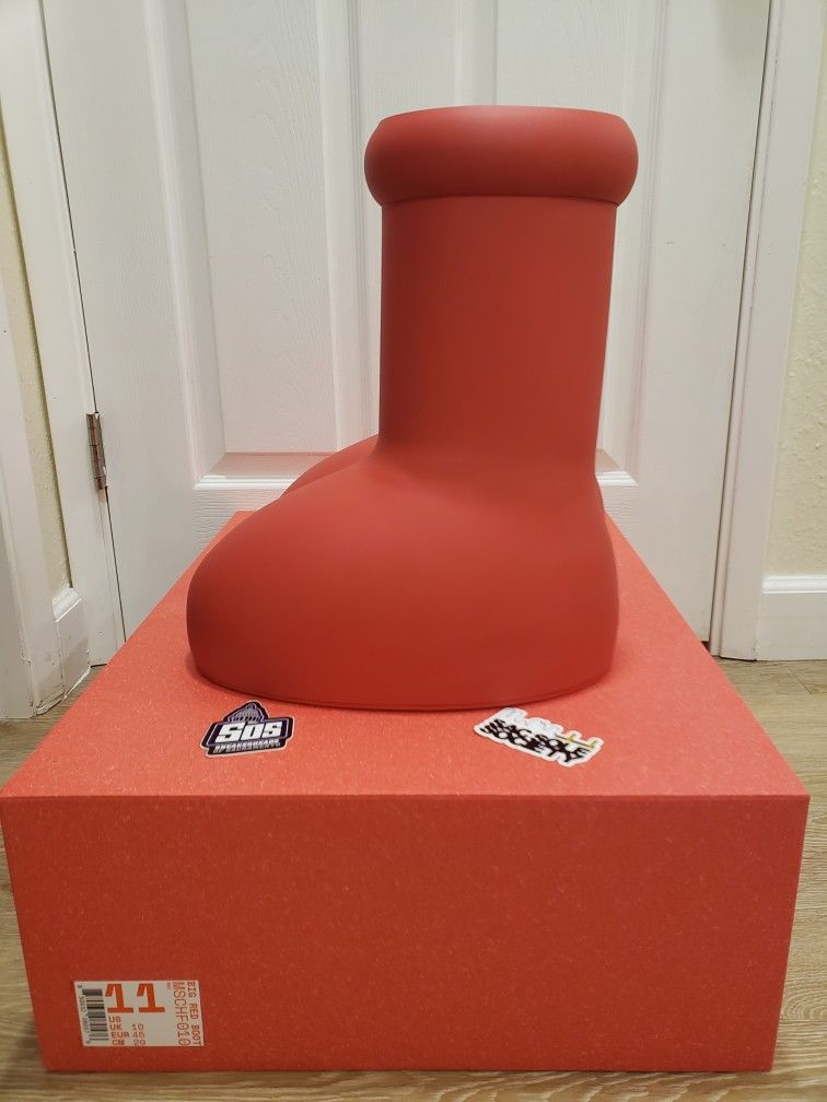 MSCHF BRB, Astro Boys, Big Red Boots. Deadstock Size 11. 410 FIRM for