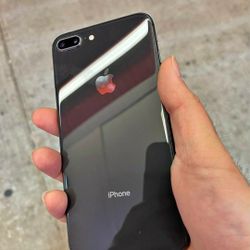 iPhone 8 Plus 64GB Unlocked like new / still guarantee / It's a store Buy with Confidence 