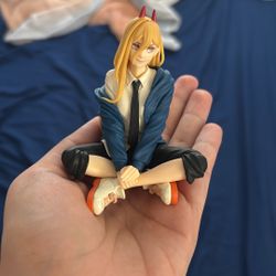 Chainsaw Man Power Premium Perching Figure