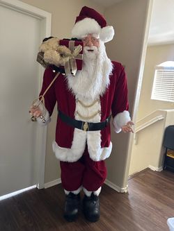 7 feet Santa
