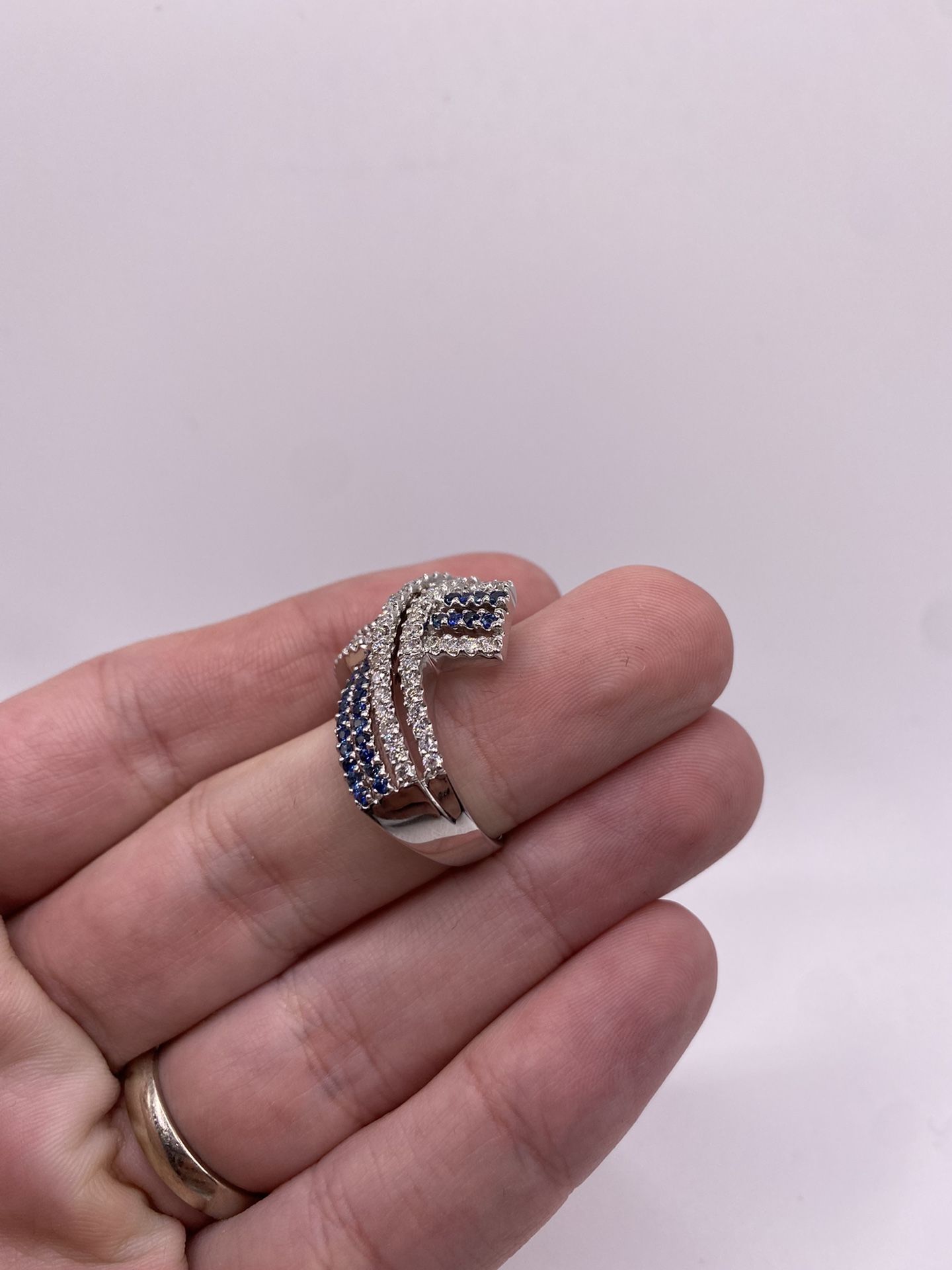 Diamond & Sapphire Ring (1.00 C.t)