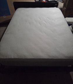 FREE FULL SIZE BED WITH FRAME