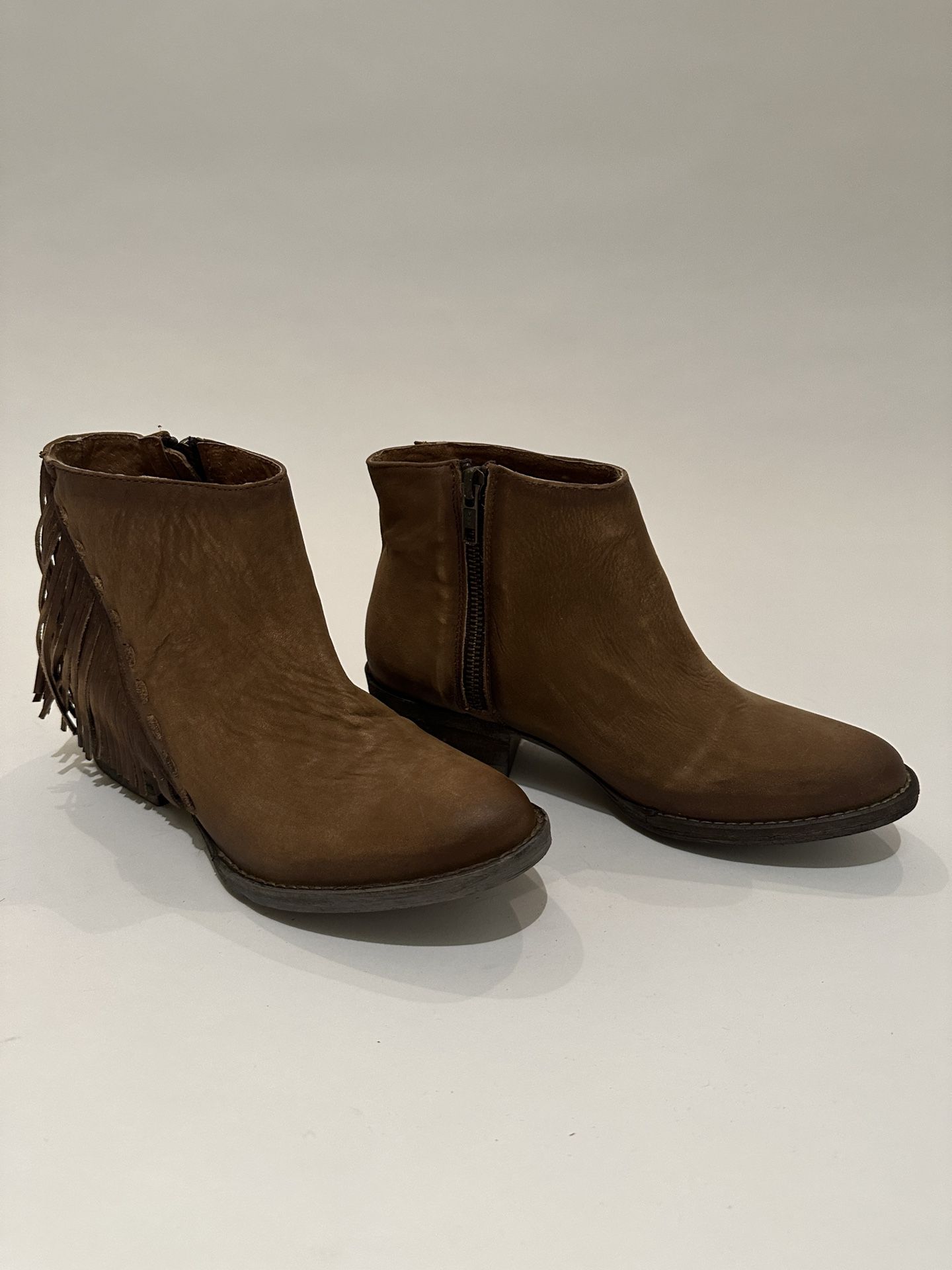 Women’s Boots (size 7)