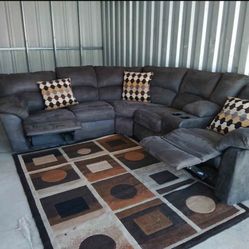 Grey Recliner Sectional Sofa – Ultra Comfortable & Clean