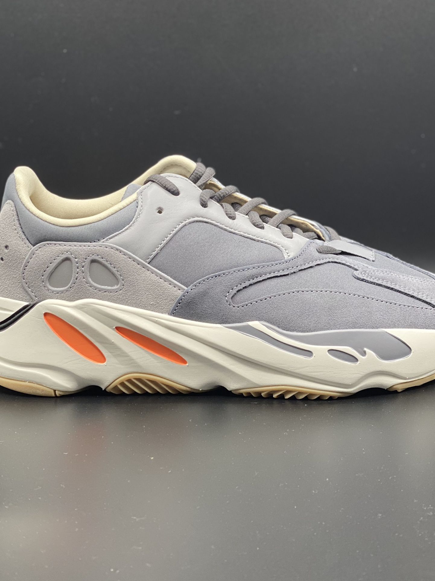 Adidas Yeezy 700 “Magnet” Size 11 DS