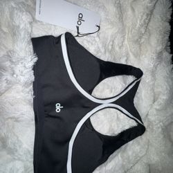 BRAND NEW ALO YOGA SPORTS BRA!