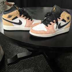 Girls Sneakers/shoes 