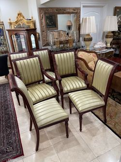 Six Beautiful Italian Dining Chairs🌷