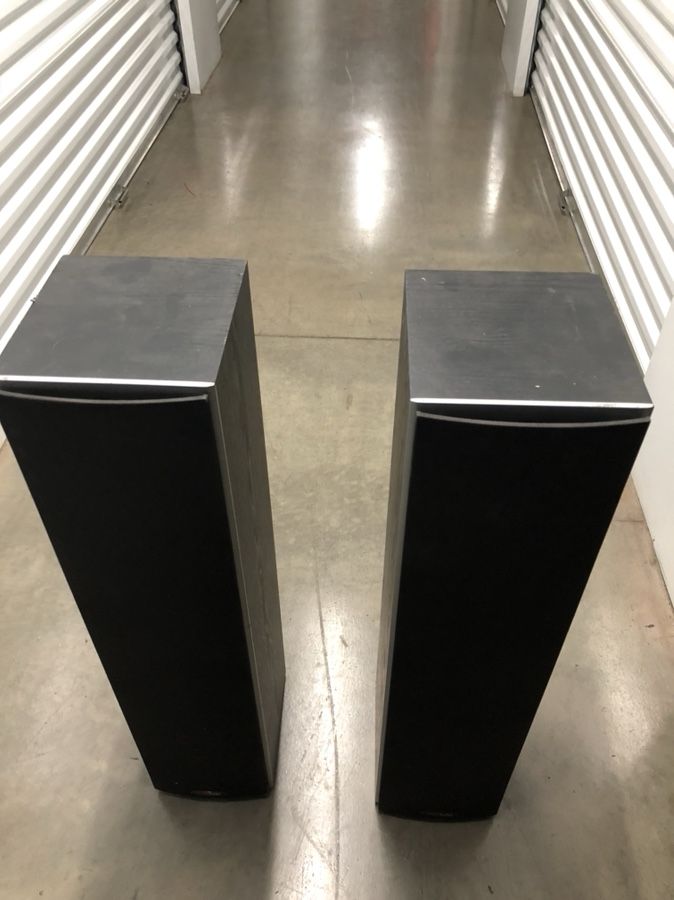 Pair of Polk Audio M20 floor standing tower speakers