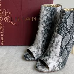 Liliana Landika womens size 9 faux snake scale 5” gold stiletto heel open toe bootie boots -worn once like new 