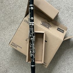 Yamaha YCL-200ADII Bb Clarinet with Music Stand