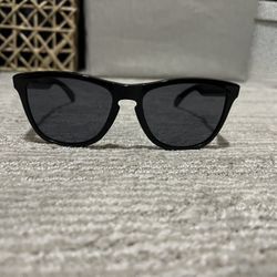 Black Oakley Sun Glasses