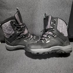 Keen Hiking Snow Boot NWOT 8.5 mens/ 10 womens