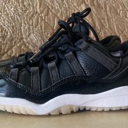 JORDAN 11 RETRO LOW 72-10 SHOES