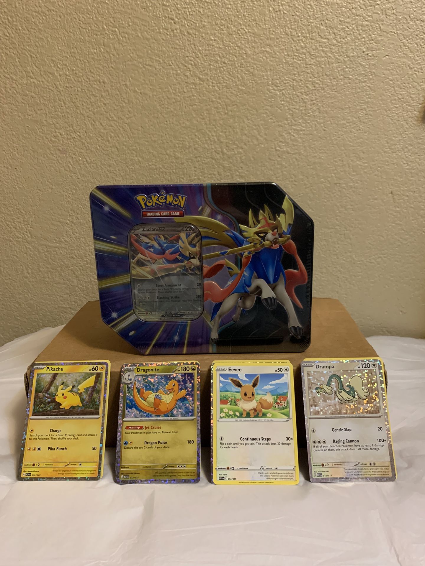 Pokémon TCG Zacian Slashing Legends Tin