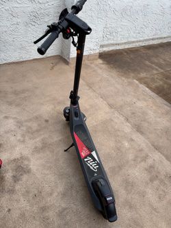 NIU KQI200