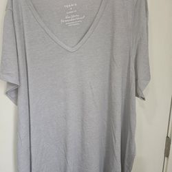 Torrid 6 V Neck Tshirt Grey New W/O Tags