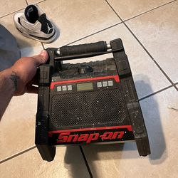 Snap On Portable Speaker And It’s 18v Battery Sold Separately 