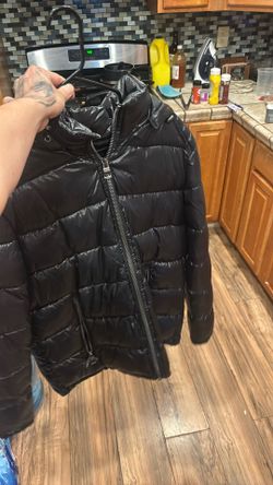 Guess Puffer Jacket Large