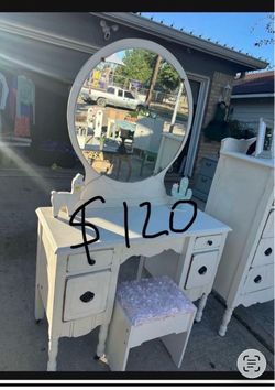 Vintage vanity