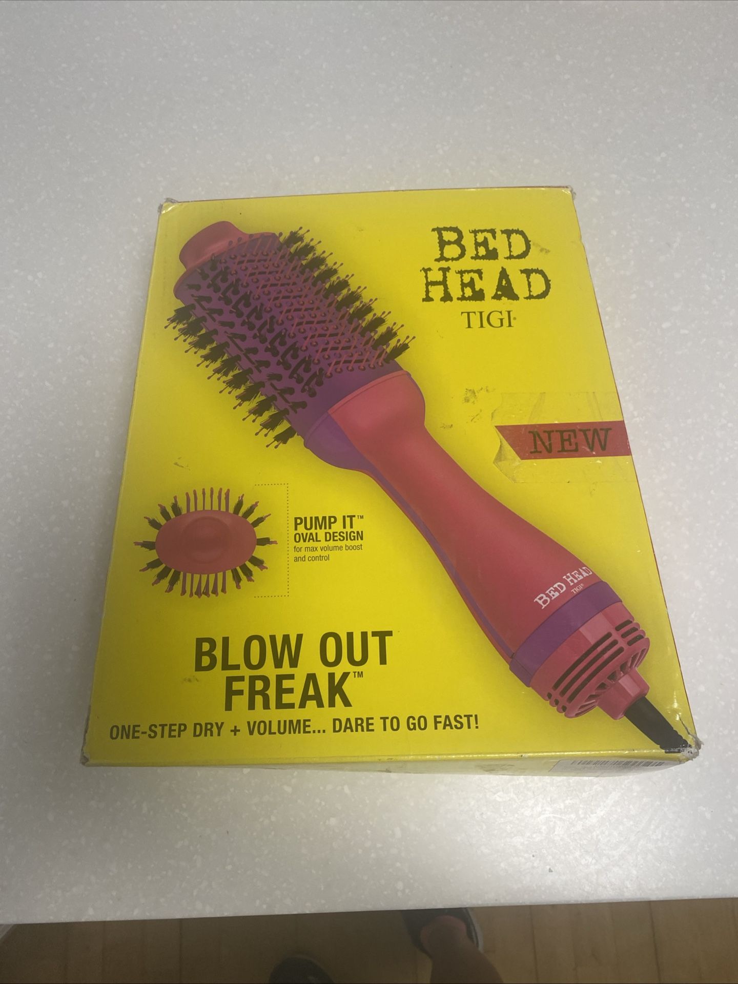 Bed Head Blow Out Freak One-Step Volumizer Hot Air Brush