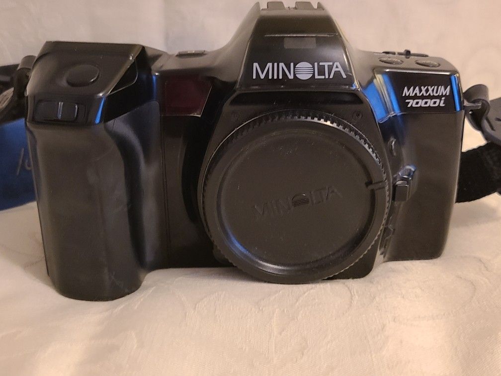 Minolta 7000i Camera Body plus Cover