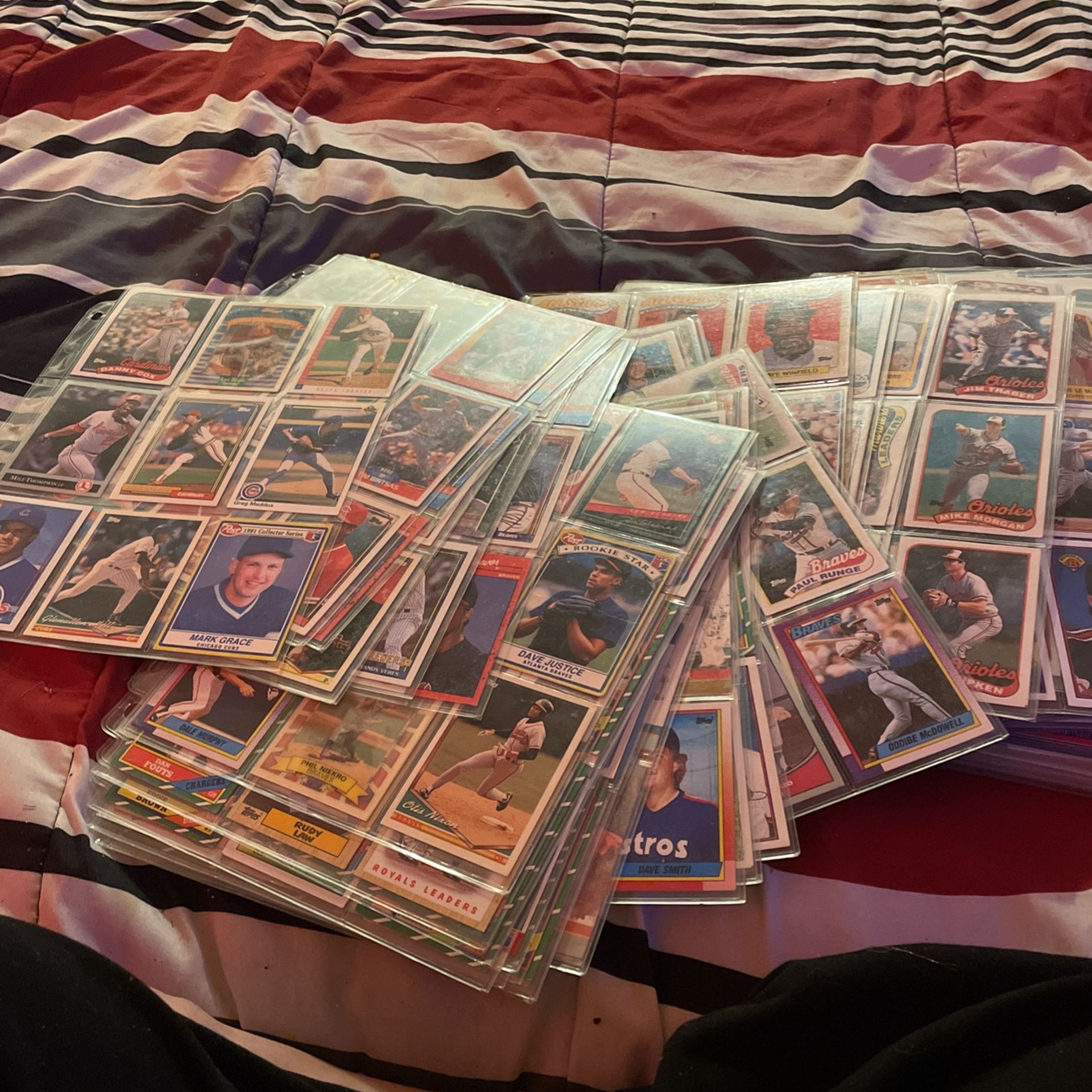 565 Variety Cards, Baseball Basketball, And Football