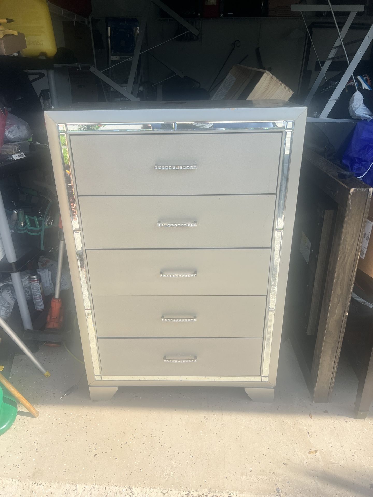Dresser