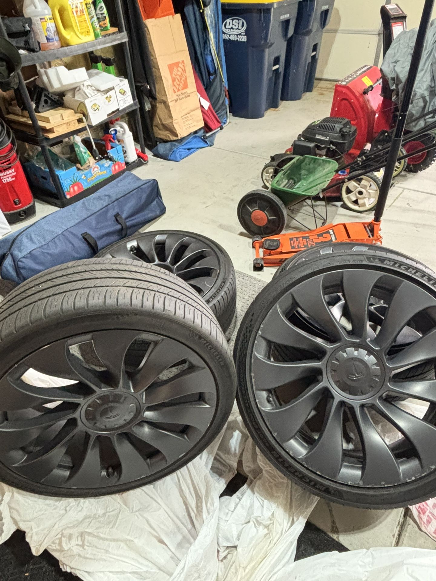 Tesla Y Performance Stock Wheels And Tires
