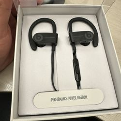 Power Beats 3 Headphones 