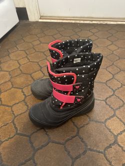 Girls winter boots size 1 never used