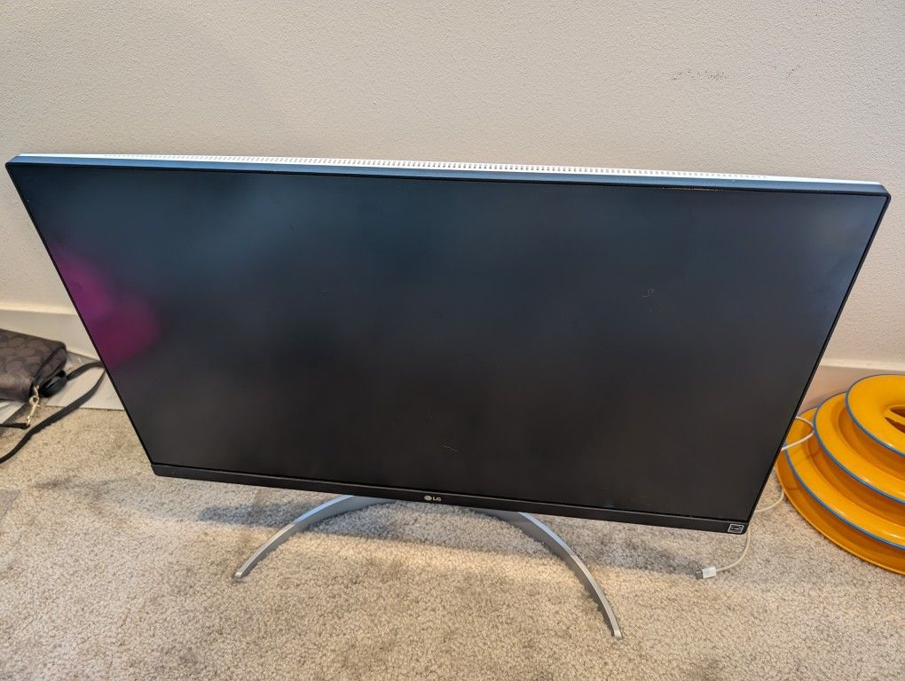 4k LG Monitor 27"