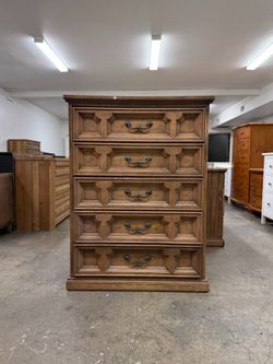 Vintage Basset 5 Drawer Dresser Chest