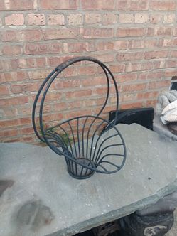 20" H X 16.5 " W Vintage Heavy Duty Steel Outdoor Patio Planter Basket