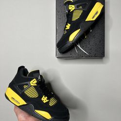 Jordan 4 “Thunder” Size 9 Men’s 